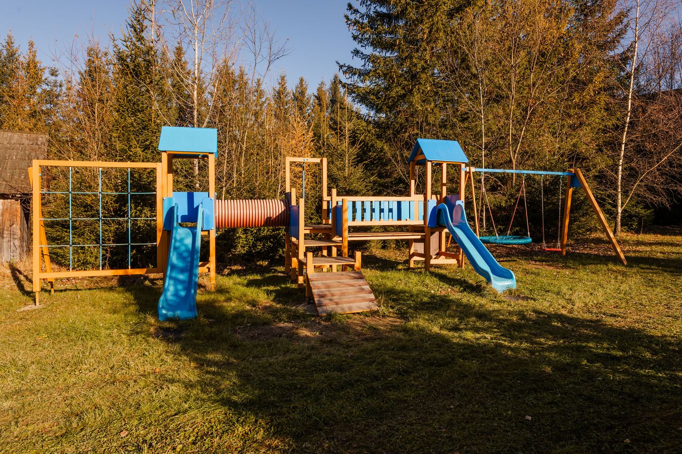 Detské ihrisko v záhrade penziónu